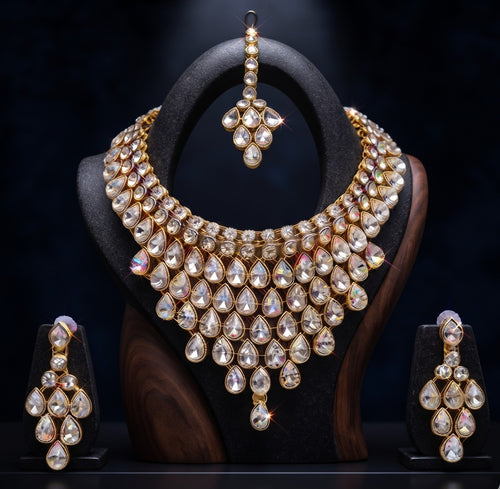 Women's Alloy Gold-Plated Jewellery Set.